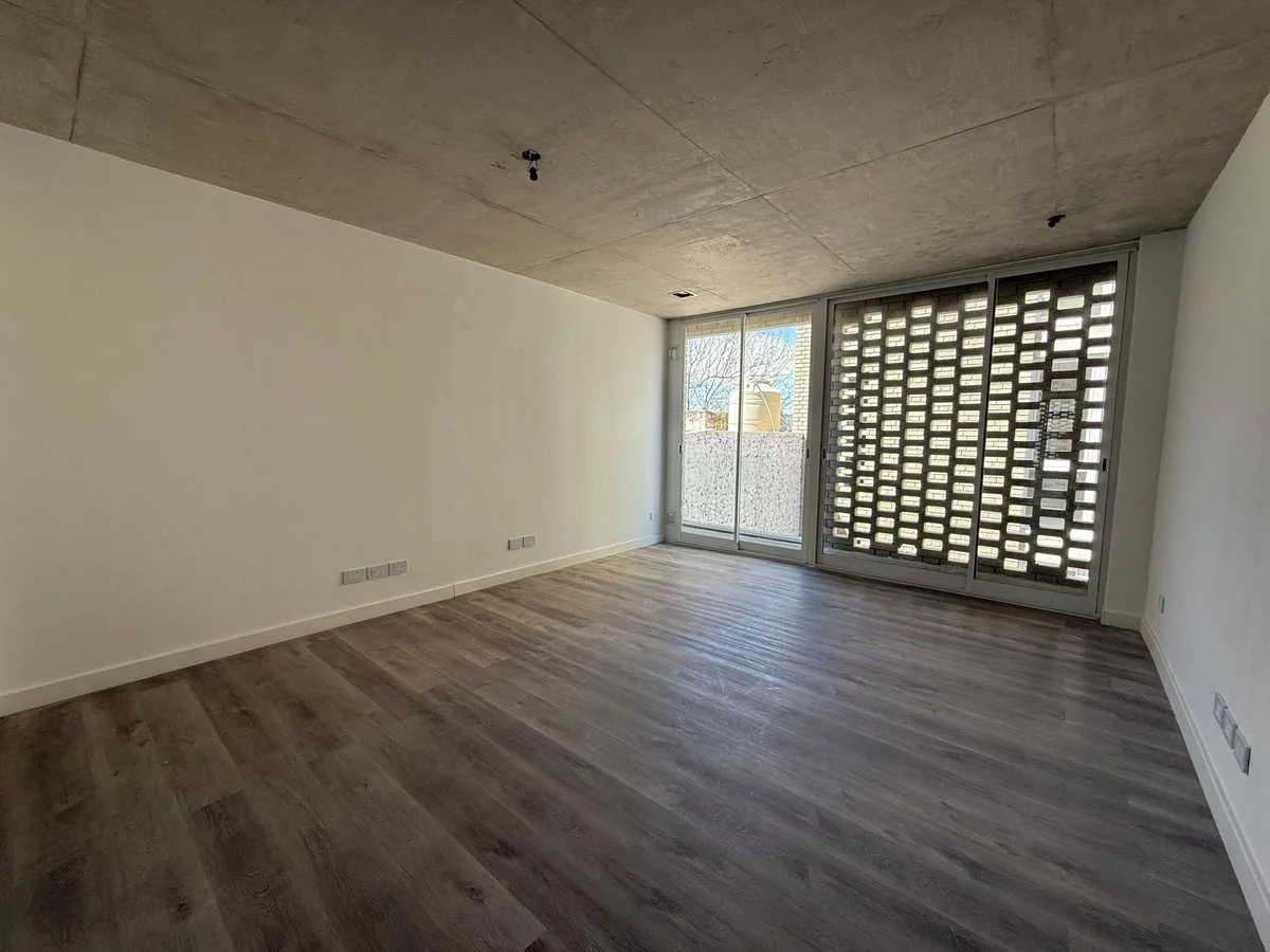 Monoambiente con balcón francés a estrenar foto 4