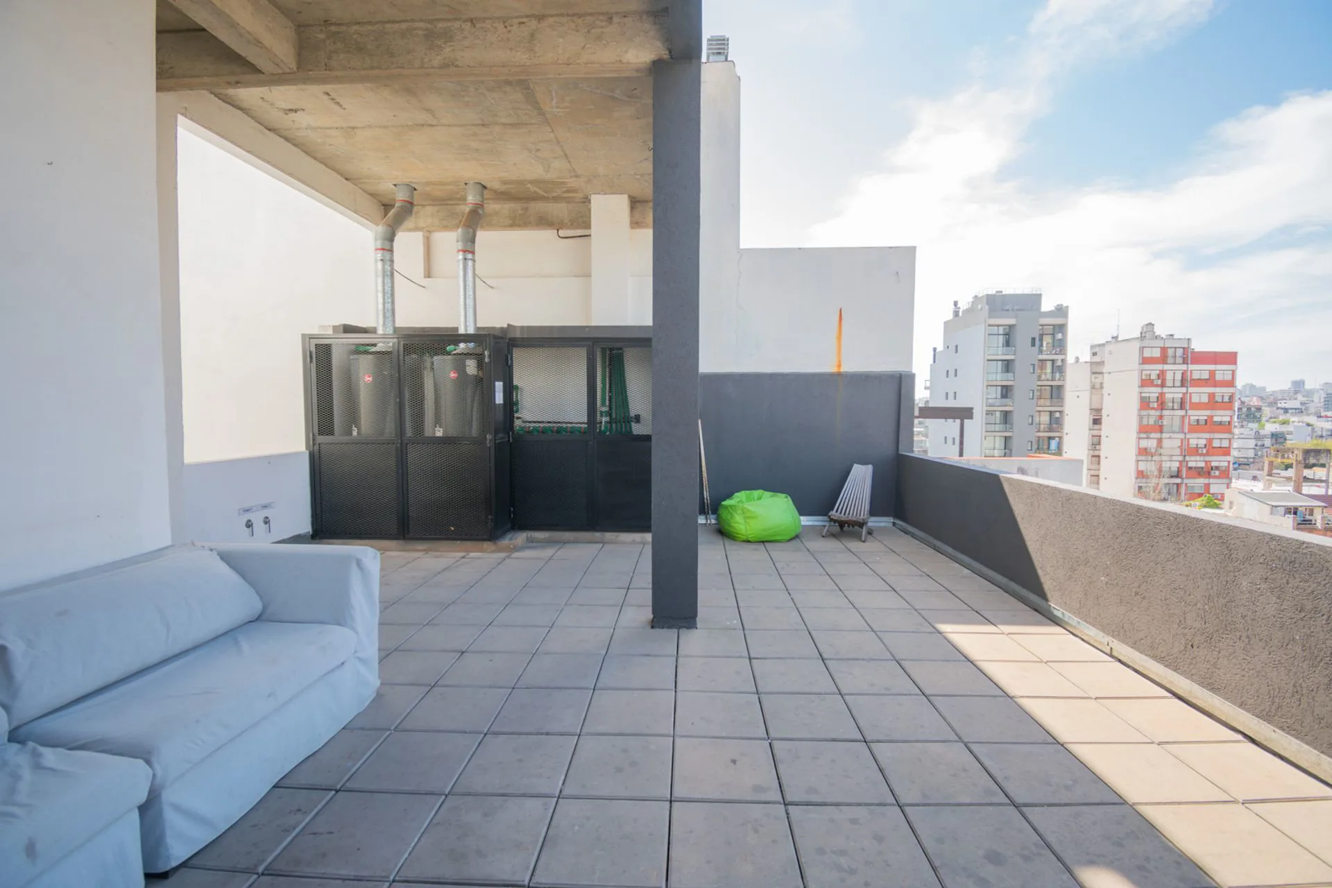 VENTA MONOAMBIENTE CON PATIO COGHLAN foto 4