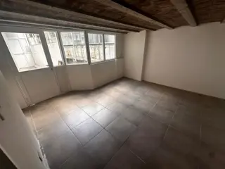 SE VENDE CUATRO AMB. RECICLADO A UNA CUADRA DE PLAZA CONGRESO foto 5