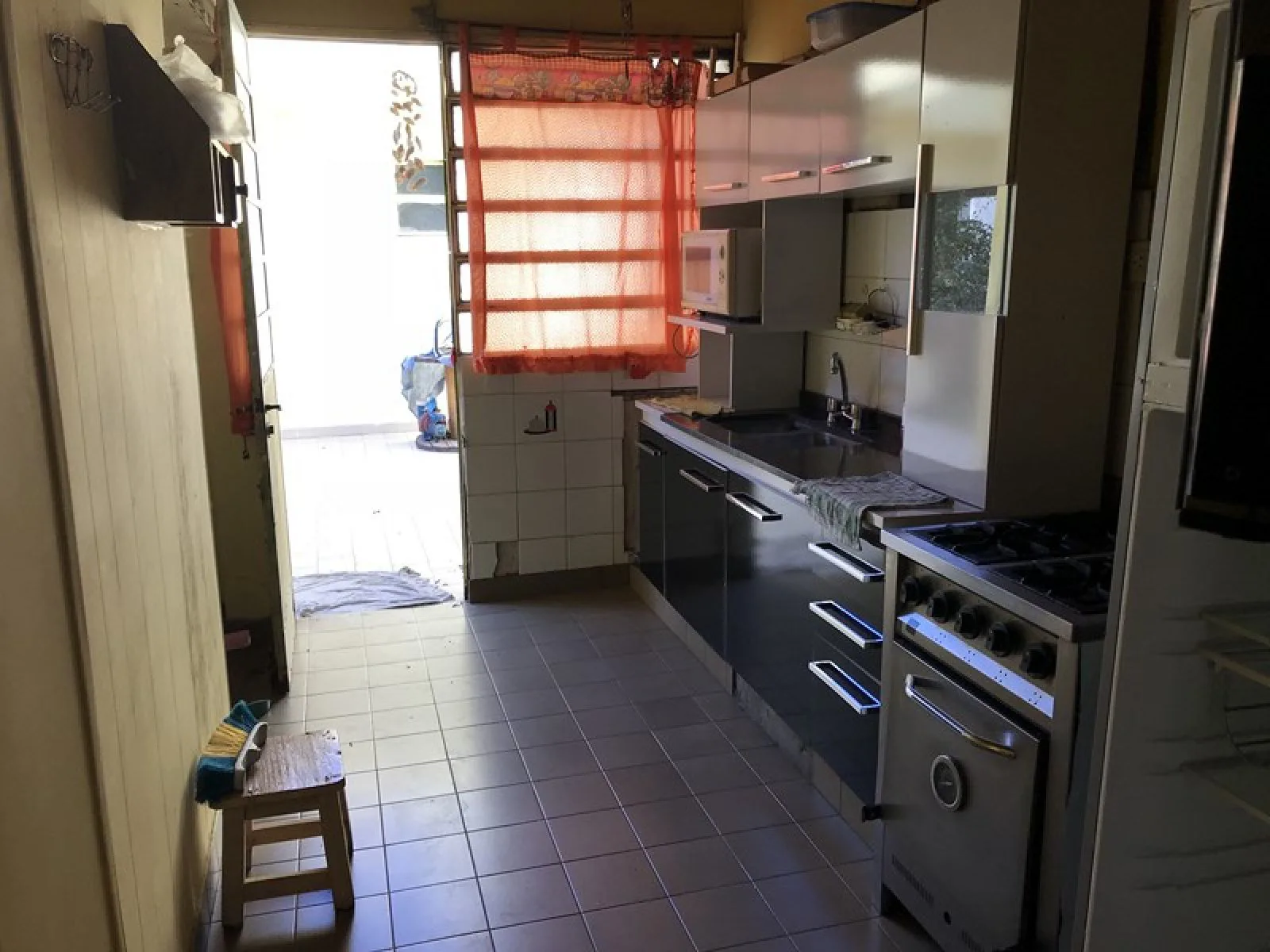CASA AMERICANA EN UNA PLANTA MUY SOLIDA ZONA COLEGIO WARD, VILLA SARMIENTO foto 5