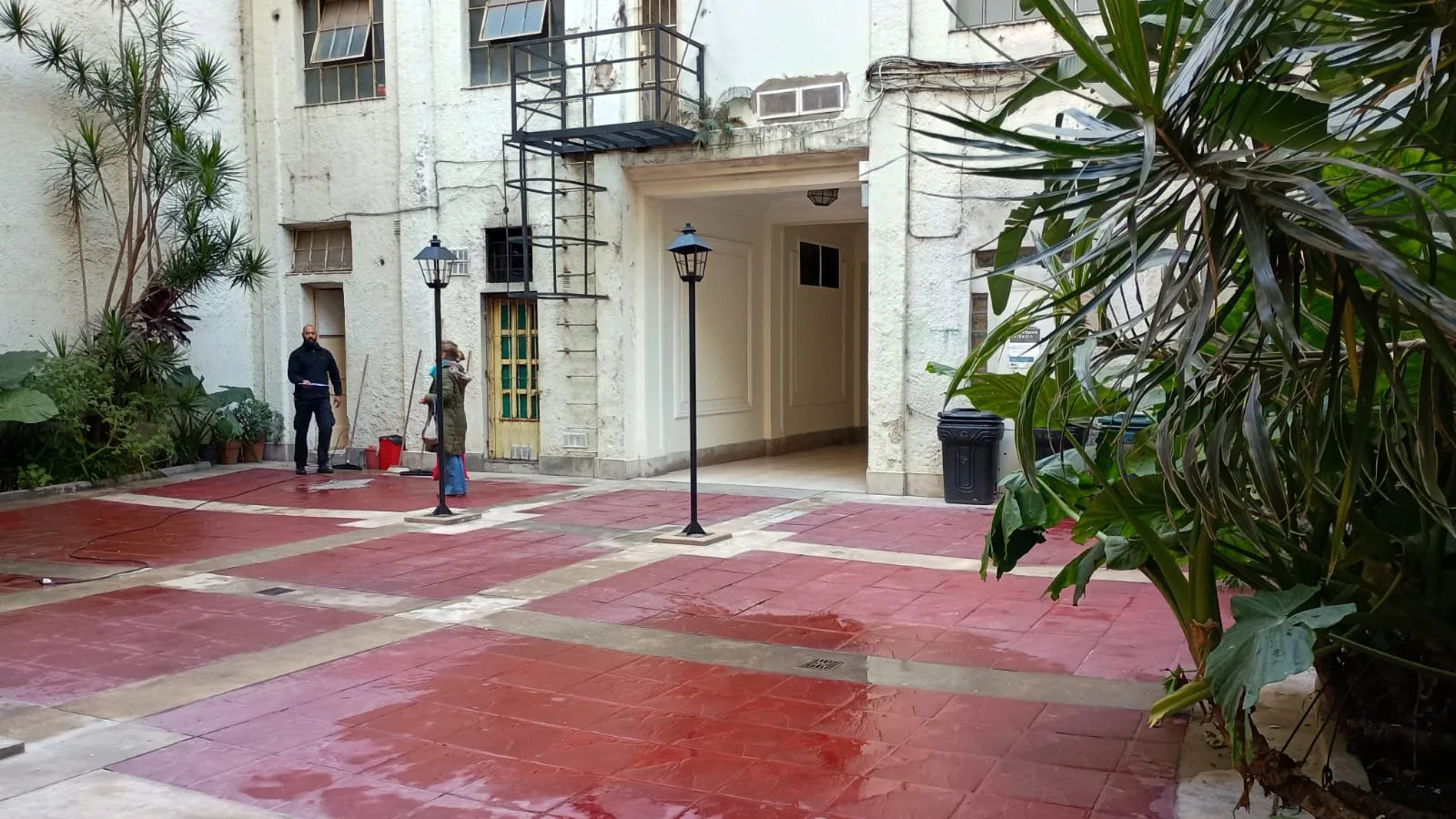 DEPTO EN VENTA ,3AMB,MICROCENTRO- AMPLIO,LATERAL,LUMINOSO, BUEN ESTADO MANTENIMIENTO foto 4