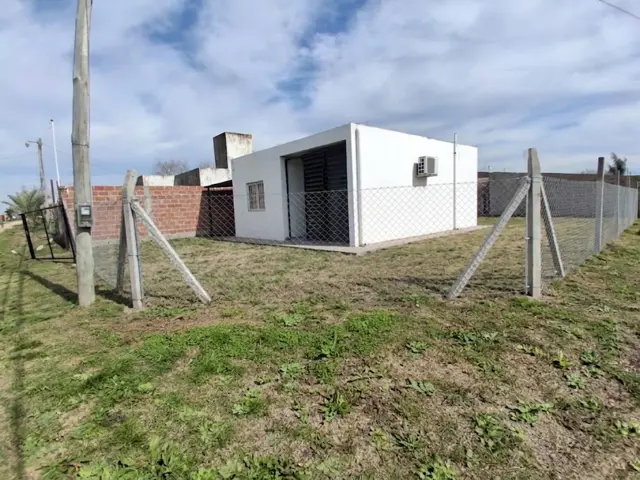 Casa 1 dormitorio en esquina + terreno, San Benito