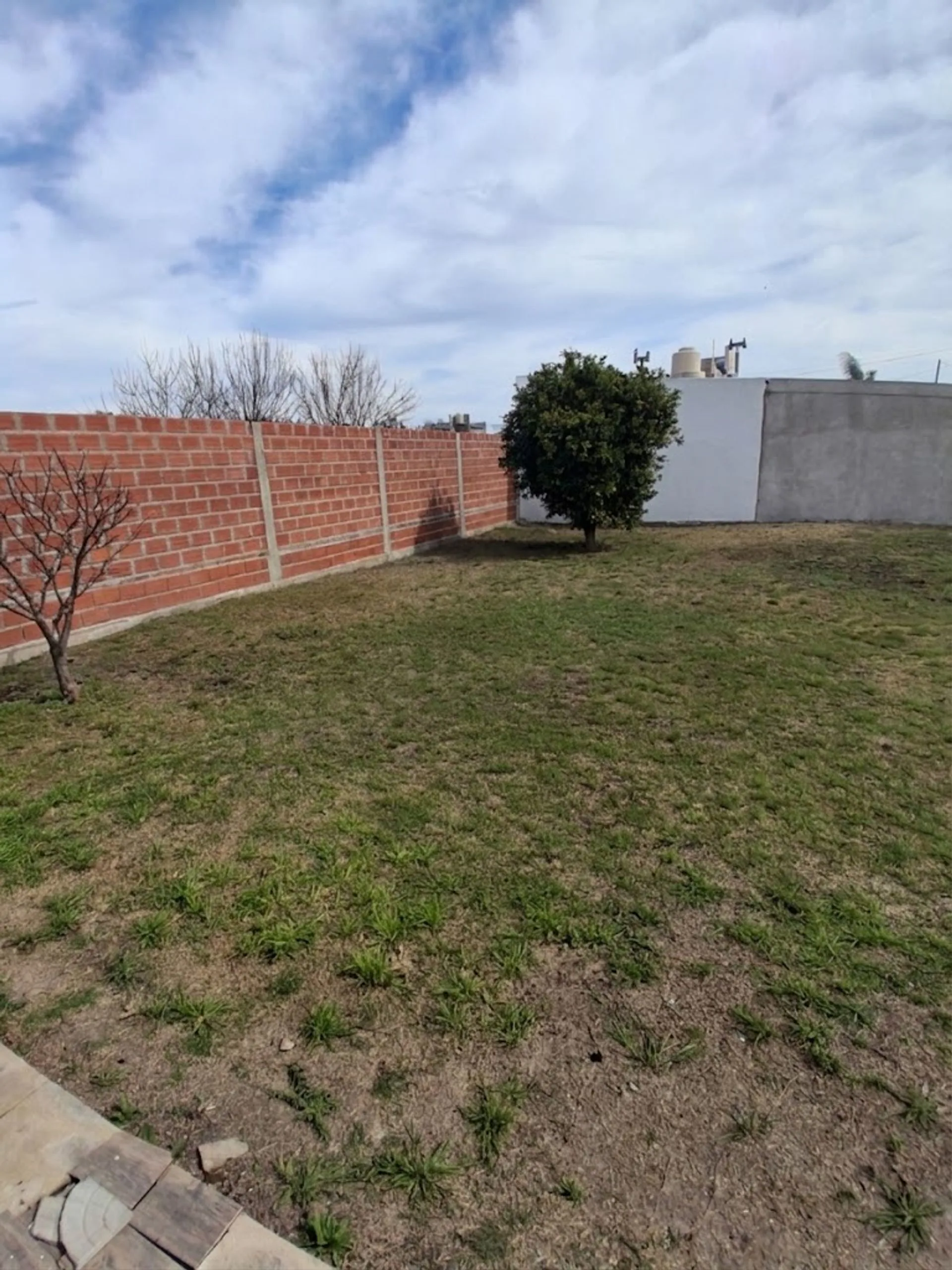 Casa 1 dormitorio en esquina + terreno, San Benito foto 3