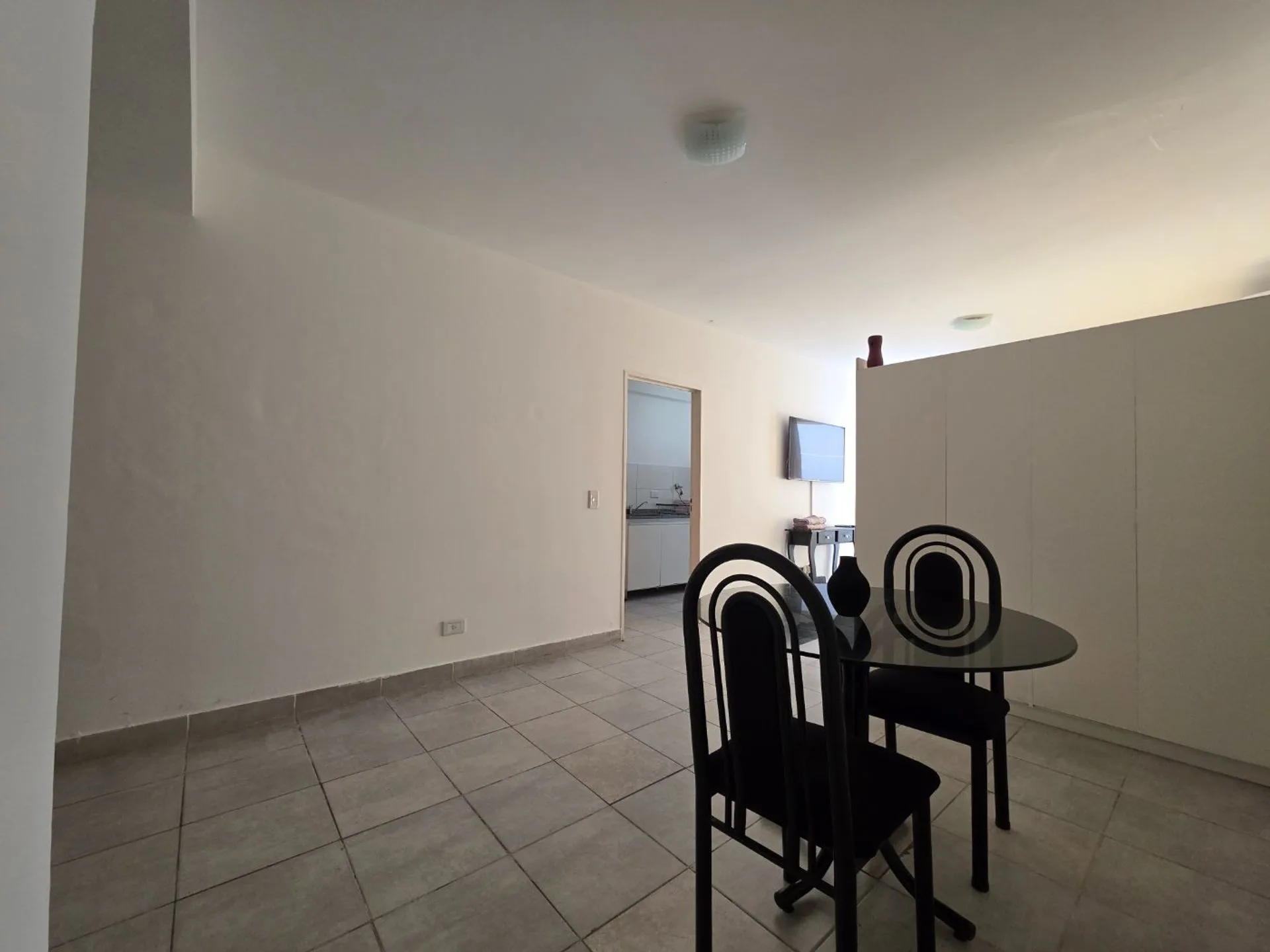 VENTA. MONOAMBIENTE PATIO Y  JARDÍN. PARQUE CHAS foto 3