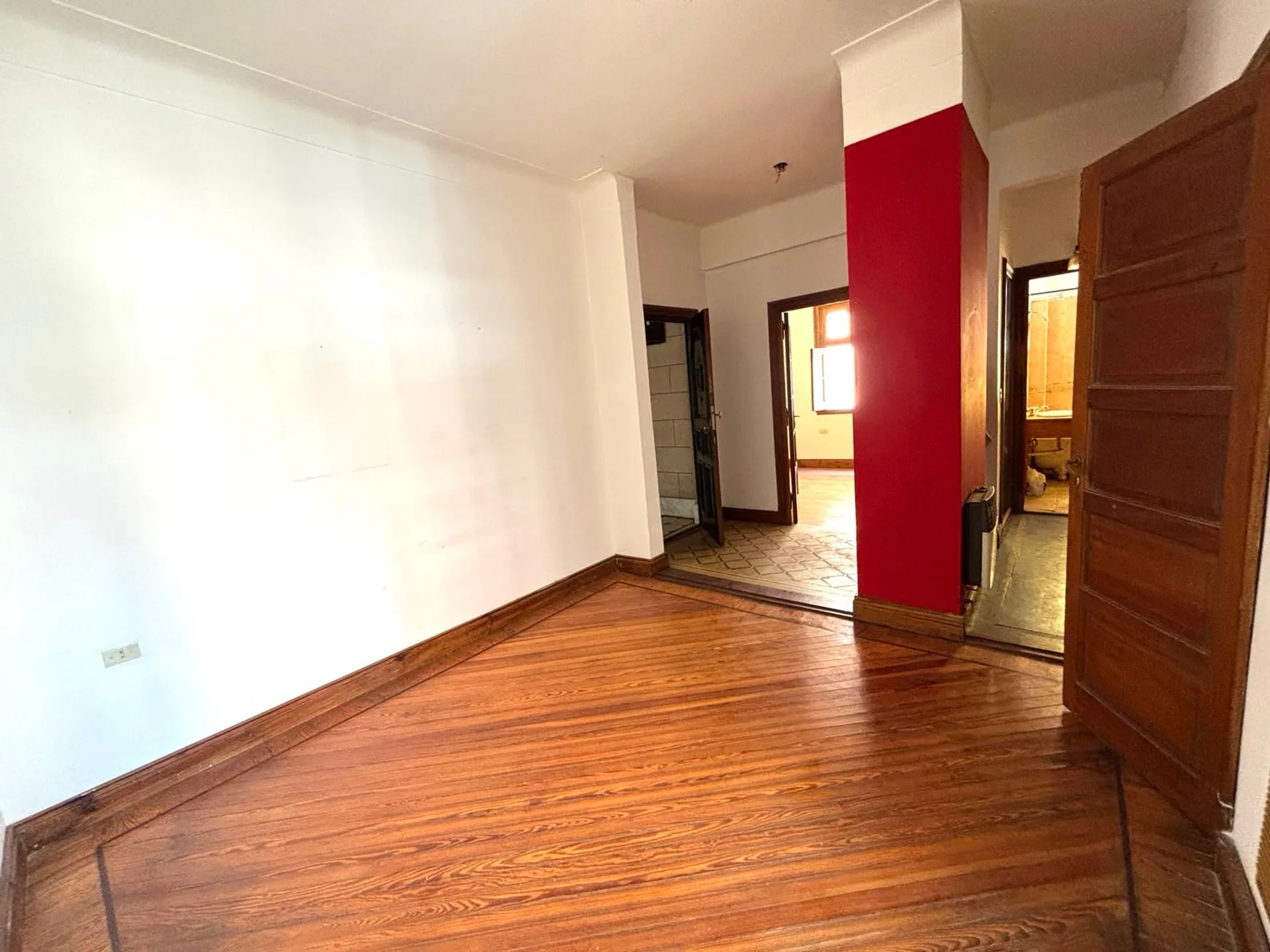 VENTA DEPTO  3 AMBIENTES, TTE, EDIF. PATRIMONIAL foto 3