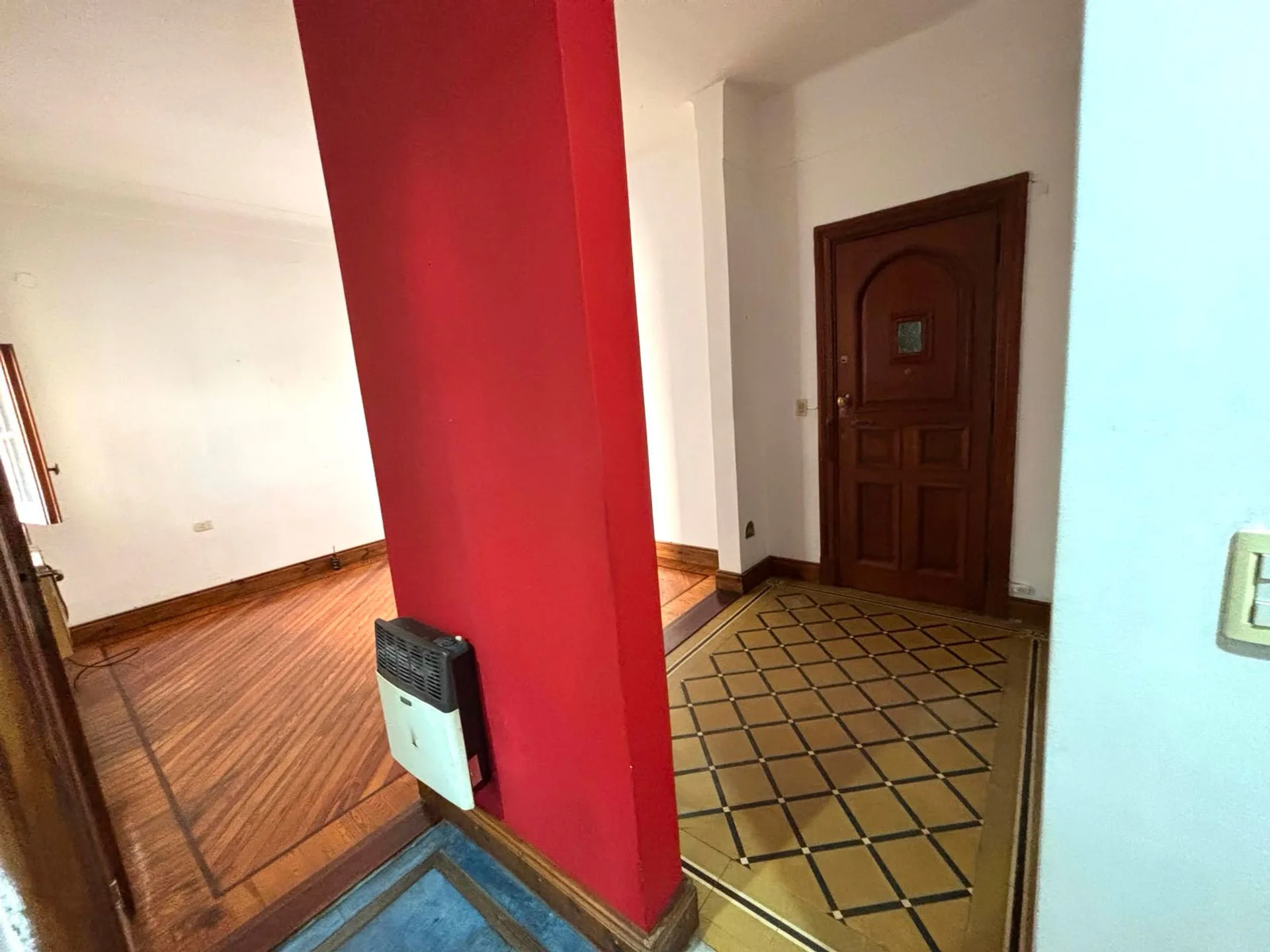 VENTA DEPTO  3 AMBIENTES, TTE, EDIF. PATRIMONIAL foto 4