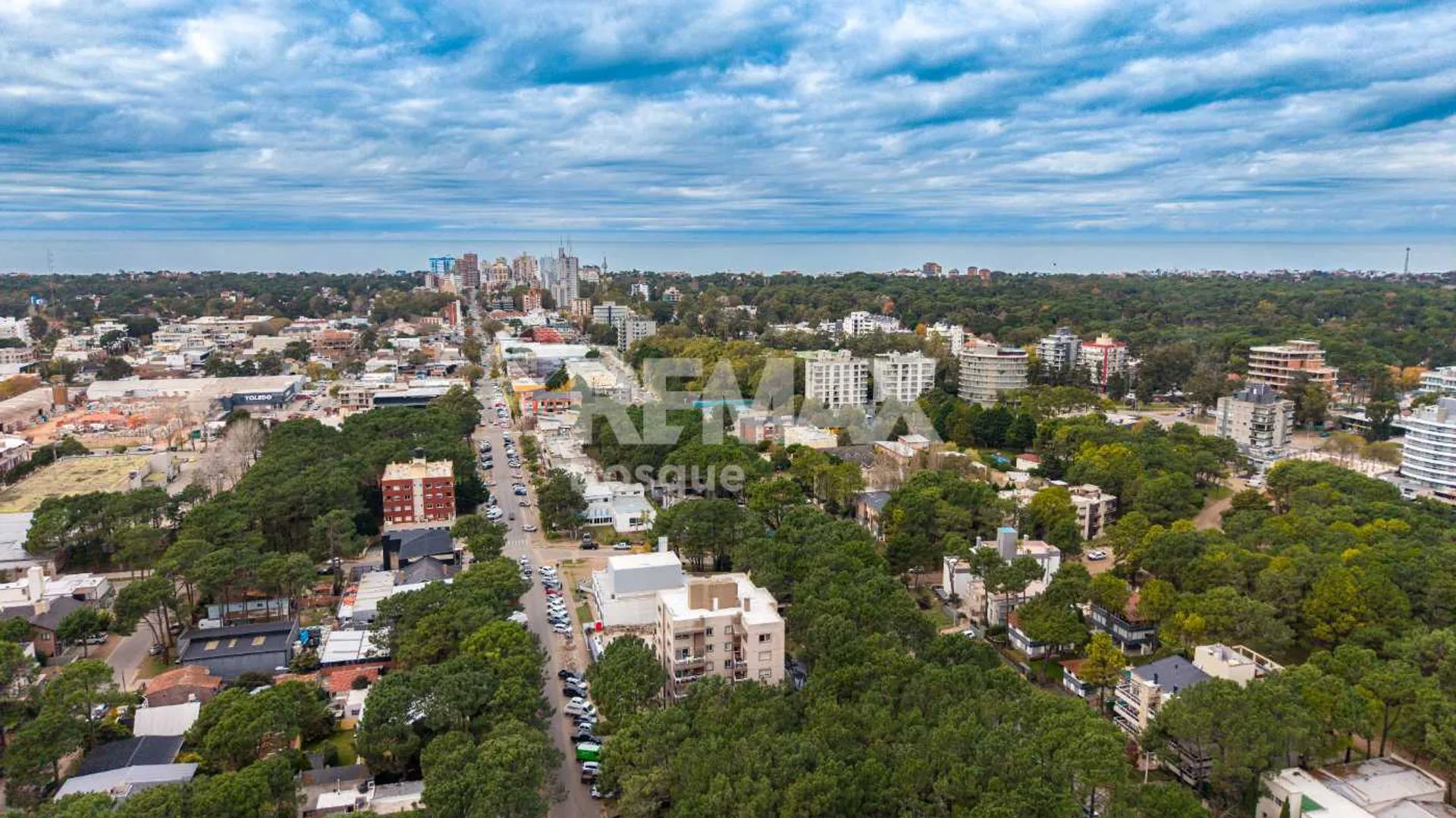 VENTA DE DEPARTAMENTO CÉNTRICO EN PINAMAR foto 4
