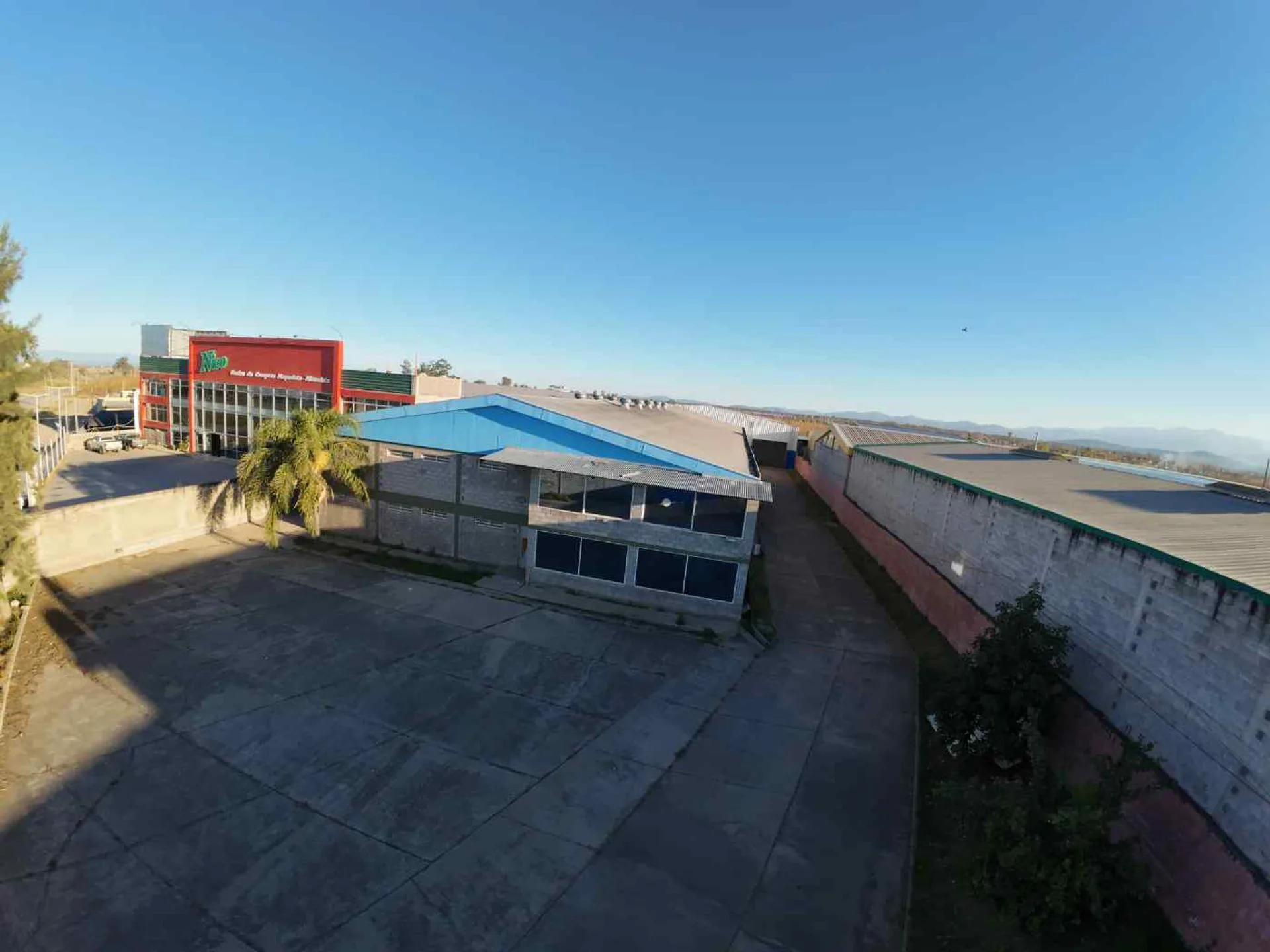 ALQUILER COMERCIAL GALPON 3.000 M² CUB. RUTA 66 foto 2