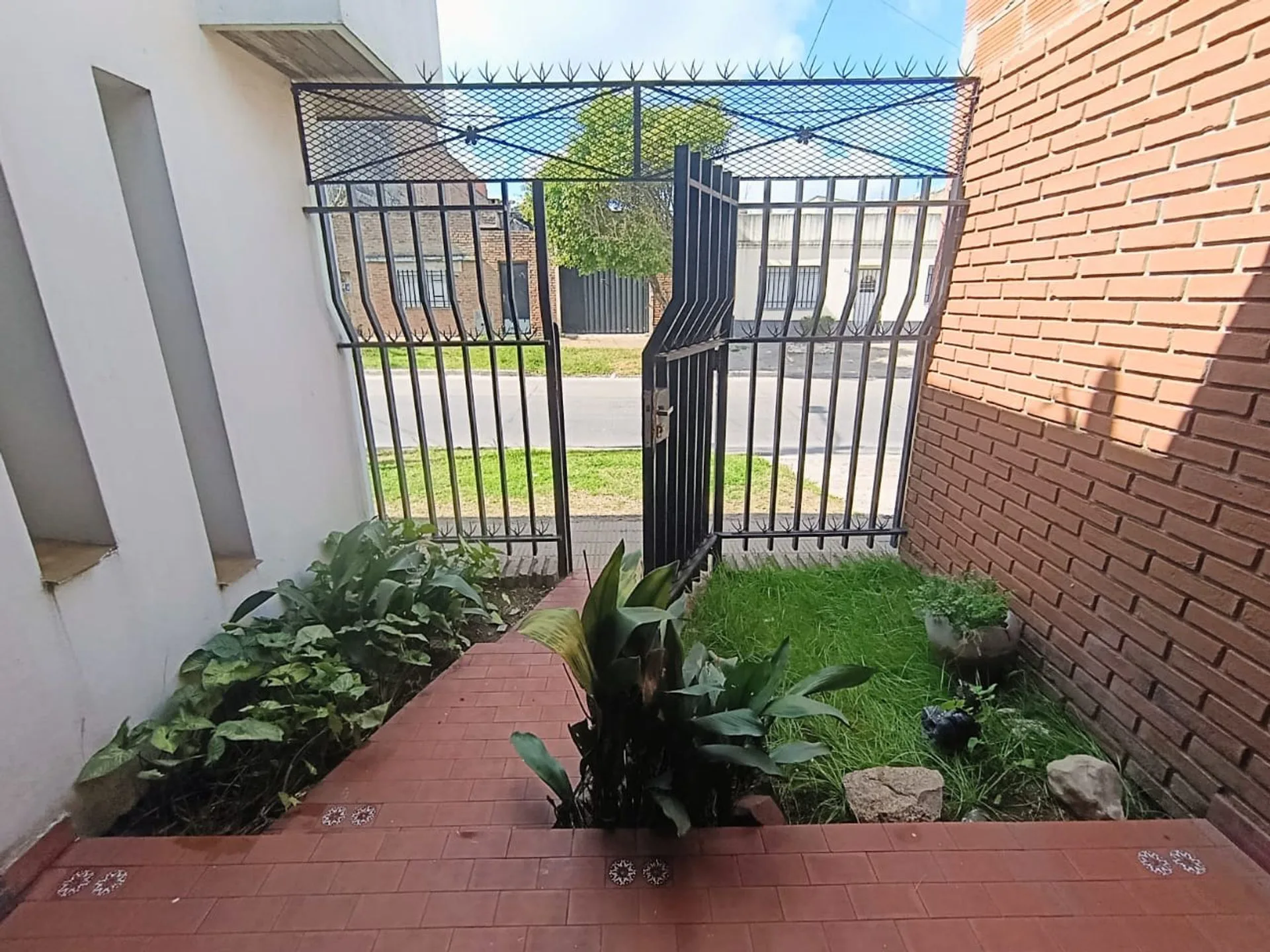 OPORTUNIDAD VENTA CASA 4 AMBIENTES LA TABLADA COCH foto 3