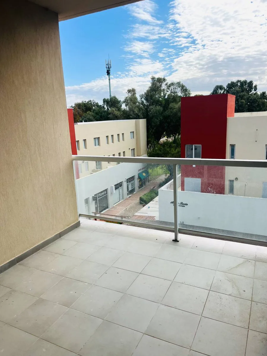 Departamento de un Dormitorio Amoblado con Cochera foto 4