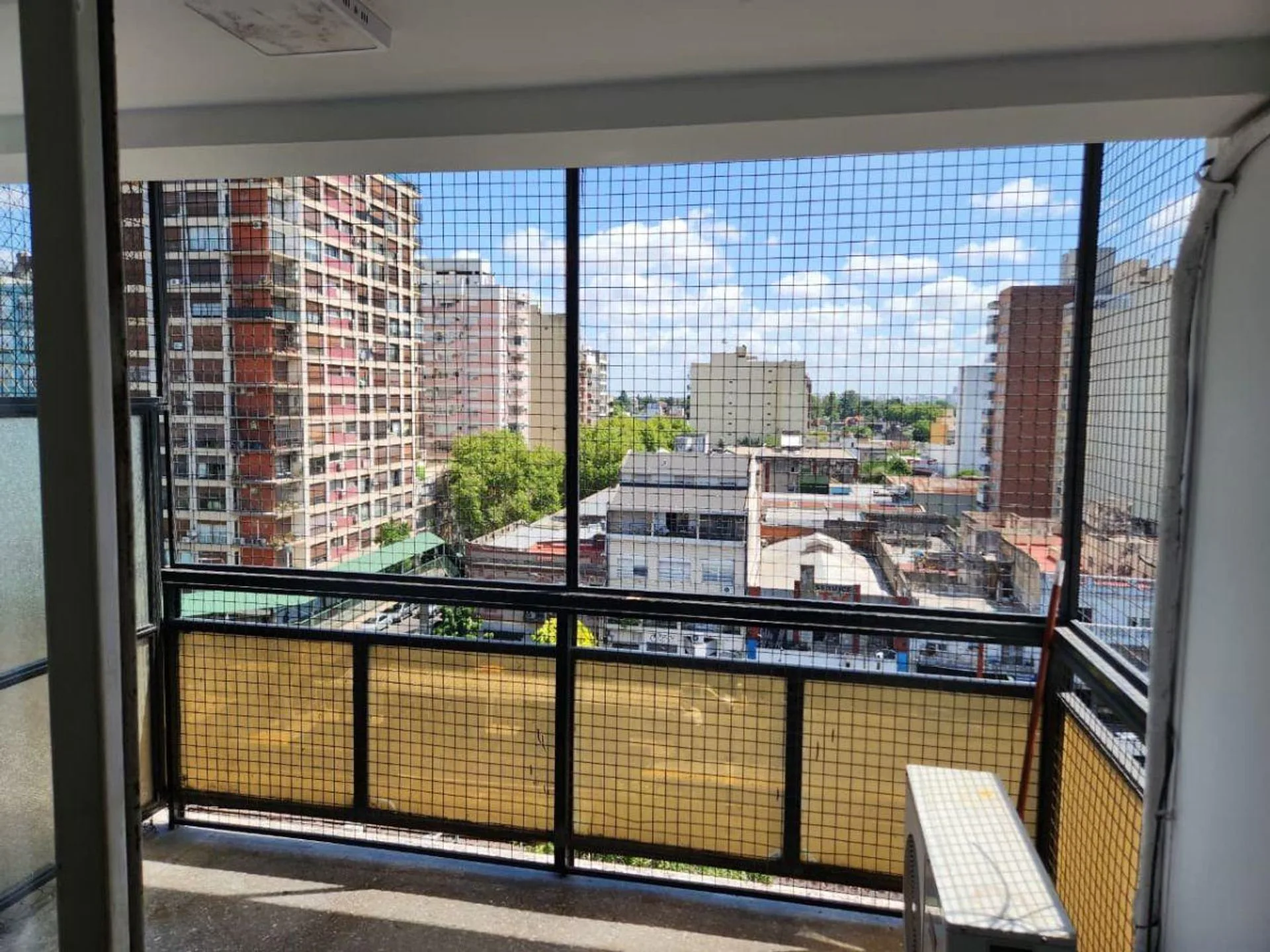 ALQUILER PROFESIONAL frente a estacion Ramos M foto 3