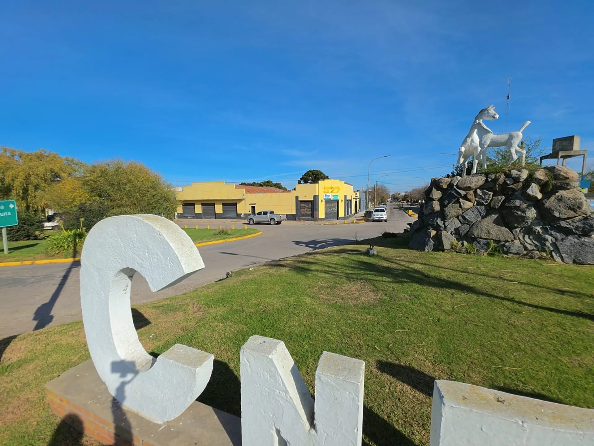 VENTA LOCAL CON GALPON EN INGRESO A CORONEL VIDAL foto 3