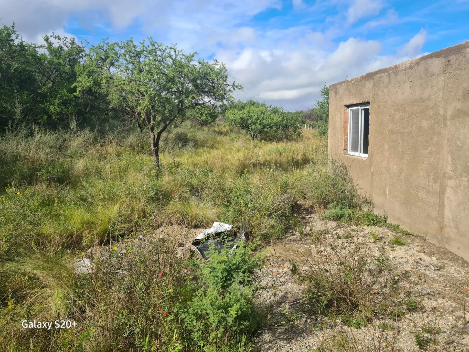 Casa en construcción, terreno 1250m2 - Cortaderas foto 3