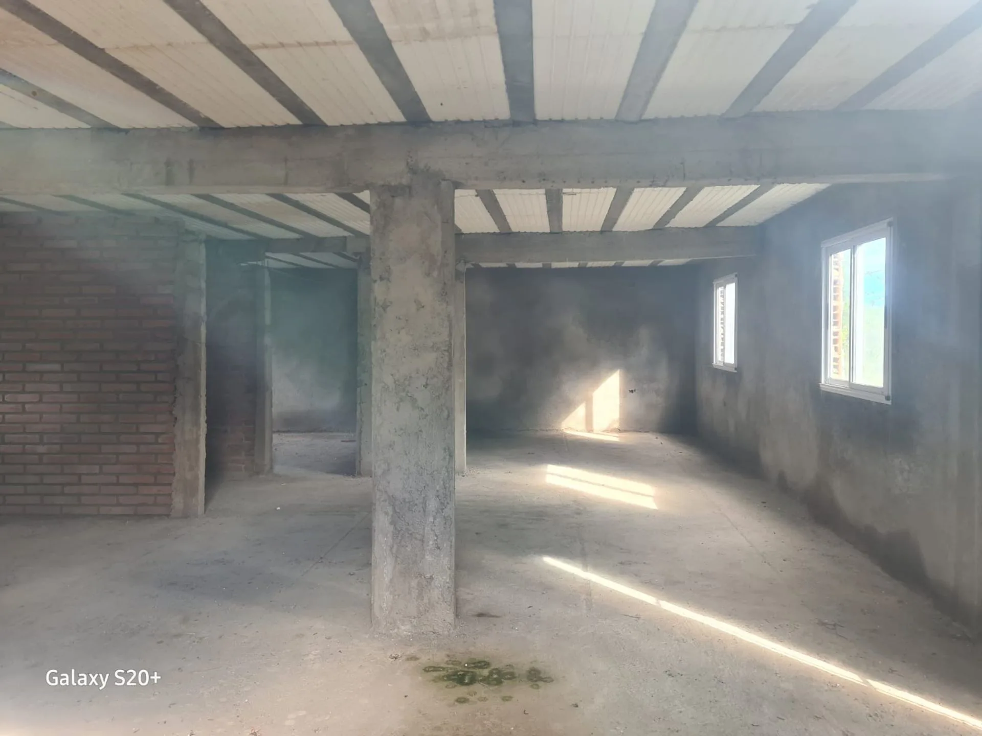 Casa en construcción, terreno 1250m2 - Cortaderas foto 5