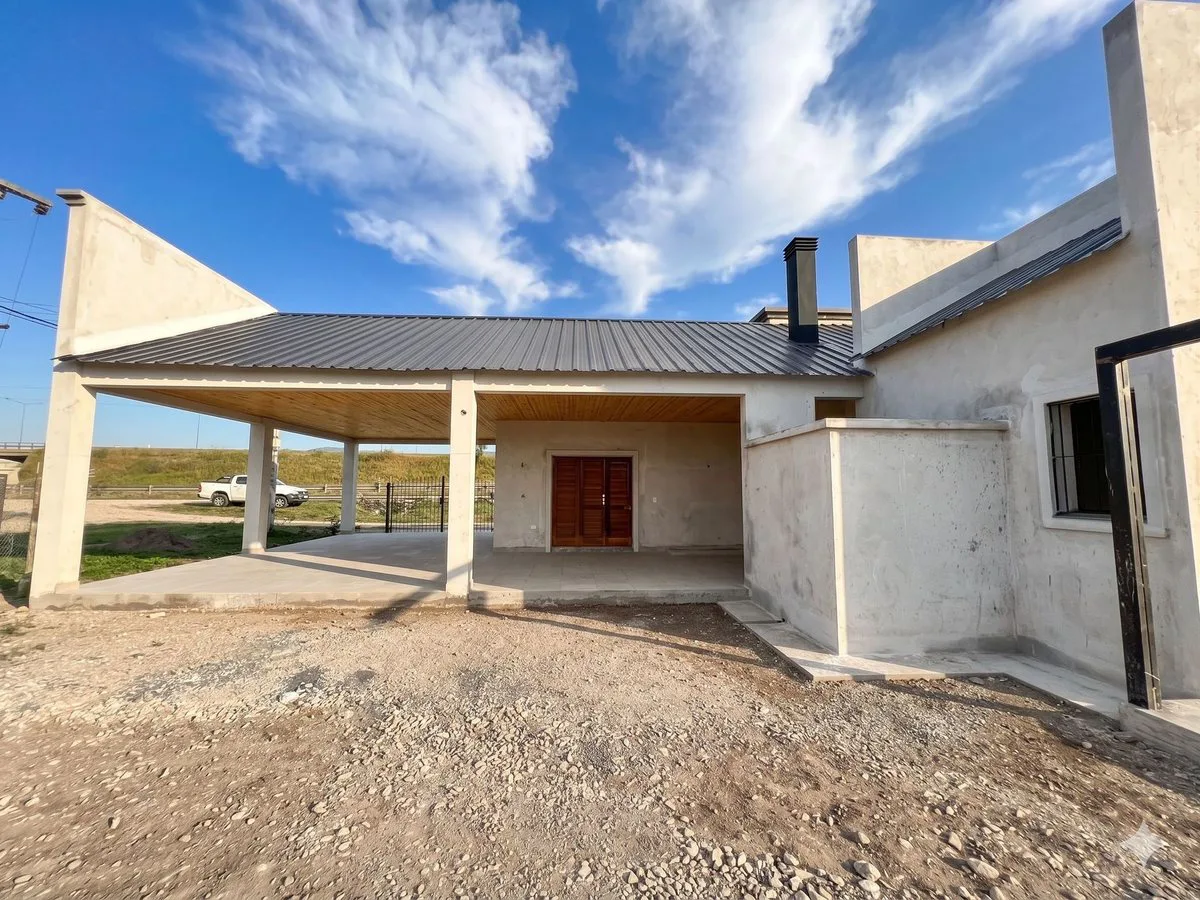 CASA EN VENTA LAS MORAS CIRCUNV. OESTE 3 DORM foto 3