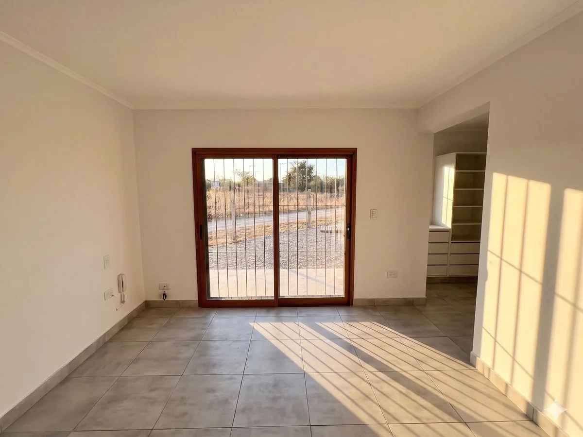 CASA EN VENTA LAS MORAS CIRCUNV. OESTE 3 DORM foto 4