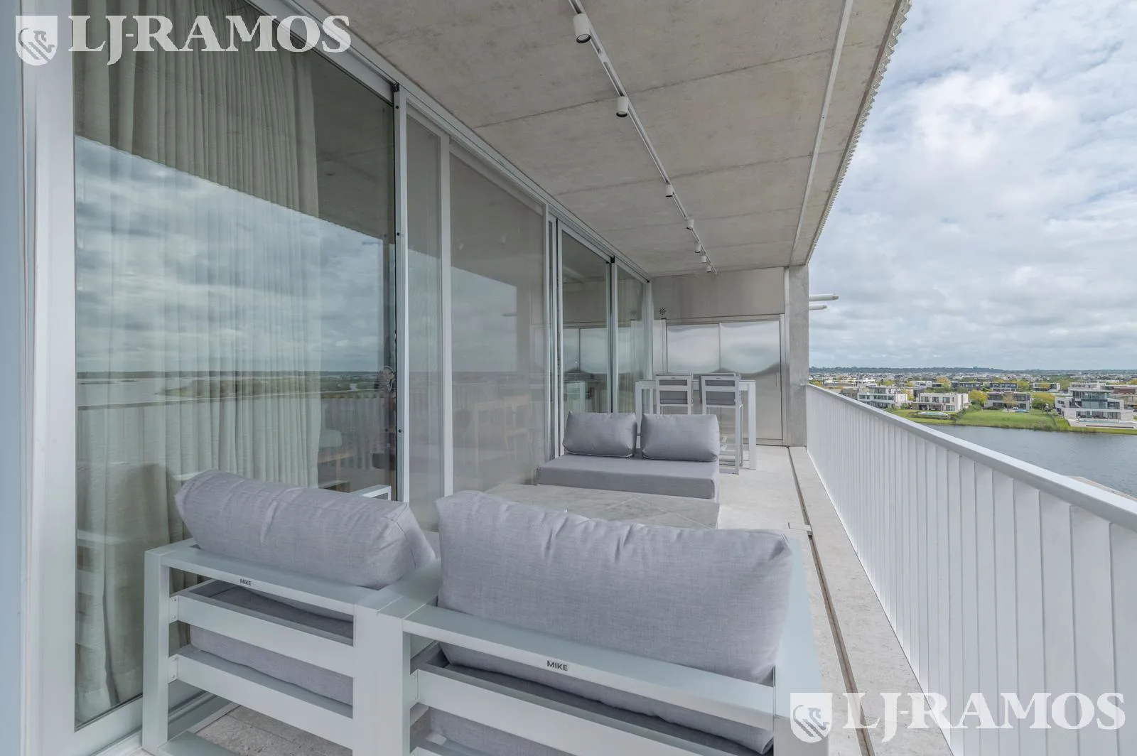 Departamento al lago en venta totalmente amoblado! Puertos / Escobar foto 4