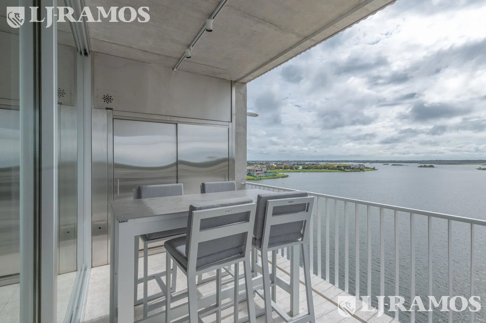 Departamento al lago en venta totalmente amoblado! Puertos / Escobar foto 5