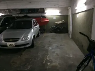 COCHERA CUBIERTA EN EDIFICIO foto 2