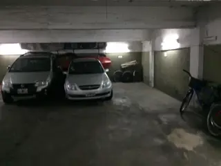 COCHERA CUBIERTA EN EDIFICIO foto 3