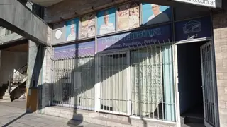 LOCAL COMERCIAL MUY BUENA UBICACION foto 2