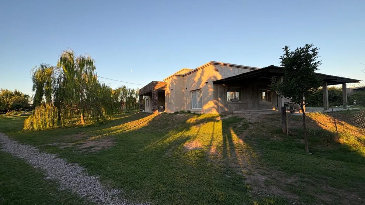 VENTA DE CASA BARRIO PRIVADO "3 LOMAS"  DONOVAN foto 3
