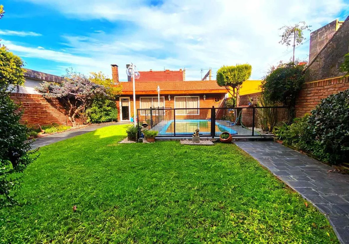 VENTA CASA 5 AMBIENTES RAMOS MEJIA foto 2