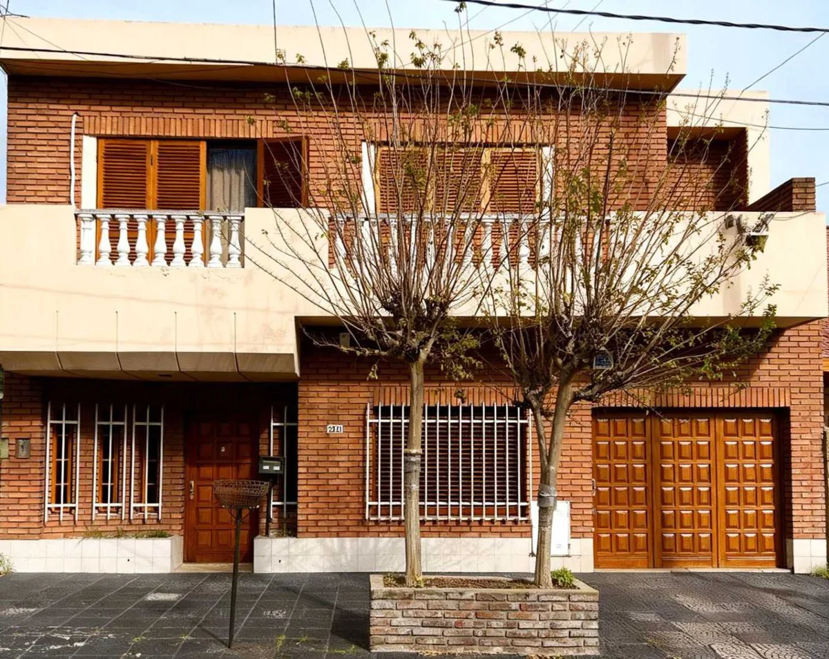 VENTA CASA 5 AMBIENTES RAMOS MEJIA foto 3