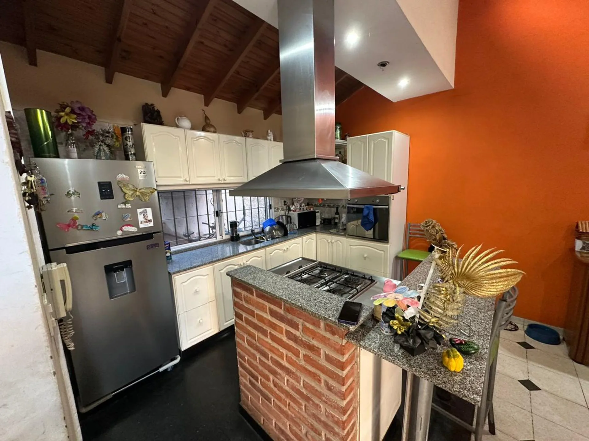 VENTA CASA 3 AMB CON PARQUE - VALENTIN ALSINA foto 3