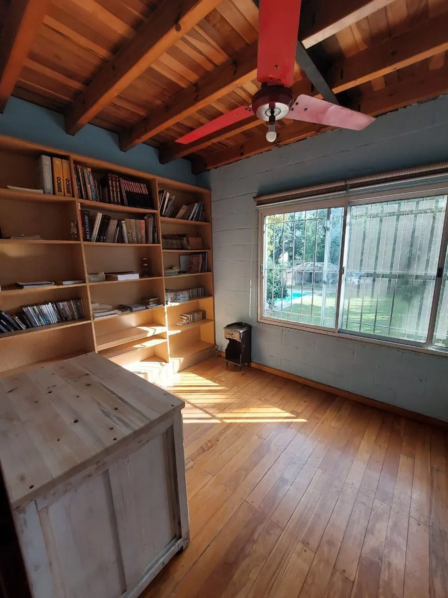 Venta de casa con terreno de 1100m2 en Del Viso foto 3