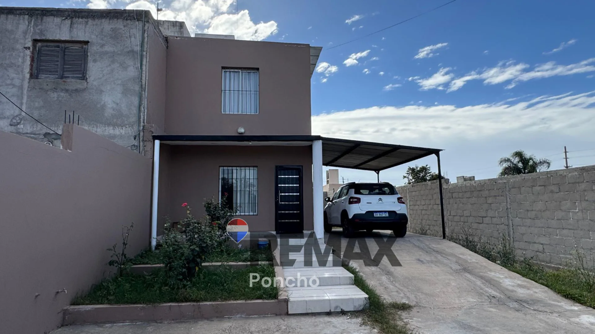 SE VENDE CASA EN B° ACHACHAY 5 AMB.