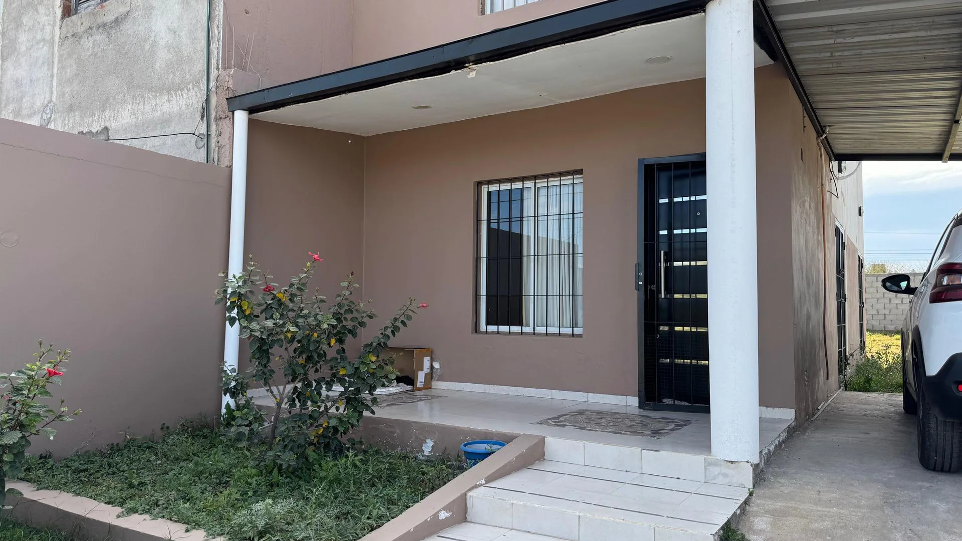 SE VENDE CASA EN B° ACHACHAY 5 AMB. foto 3