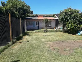 CASA DE 4 AMBIENTES A RECICLAR foto 2