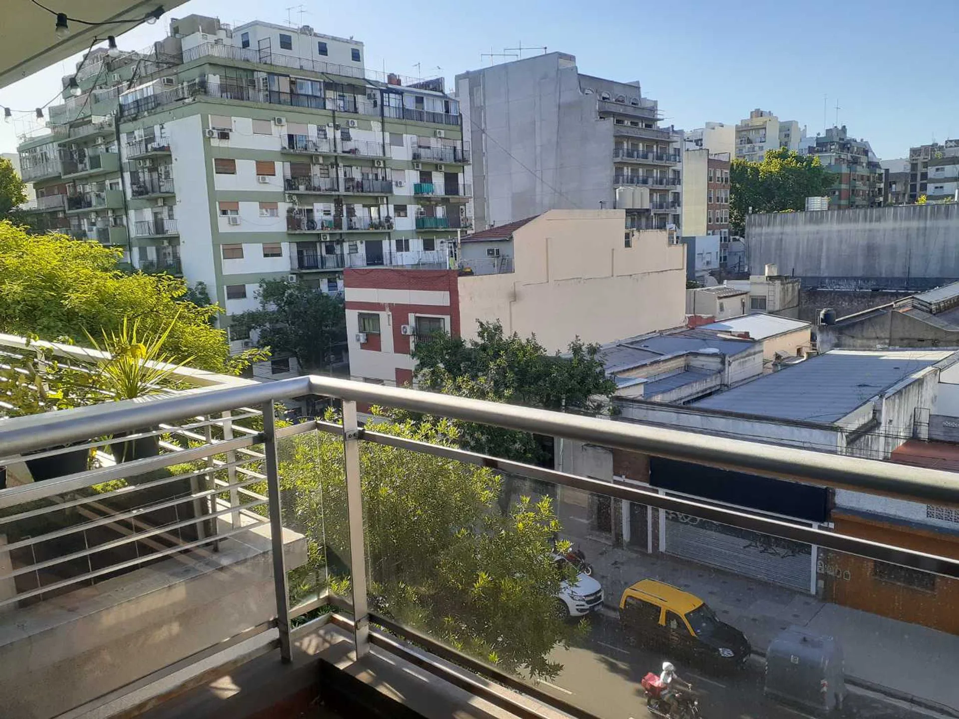 VENTA MONOAMBIENTE BALCÓN COCHERAS  BUENA RENTA!! foto 5