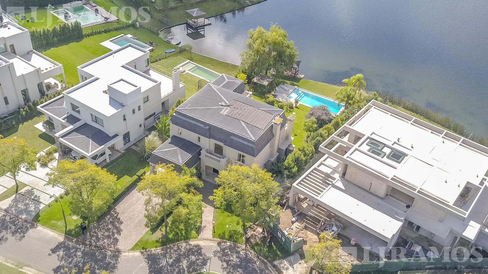 Casa AL LAGO en venta - Barrio Marinas  Puertos/ Escobar foto 3