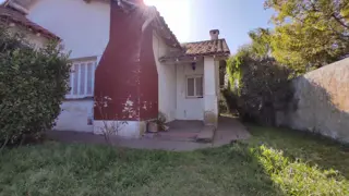 VENDO CASA CON TERRENO Y GALPON EN QUEQUEN foto 5
