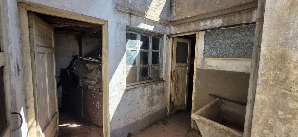 CASA A REFACCIONAR  VENTA LLAVALLOL CON 2 LOCALES foto 5
