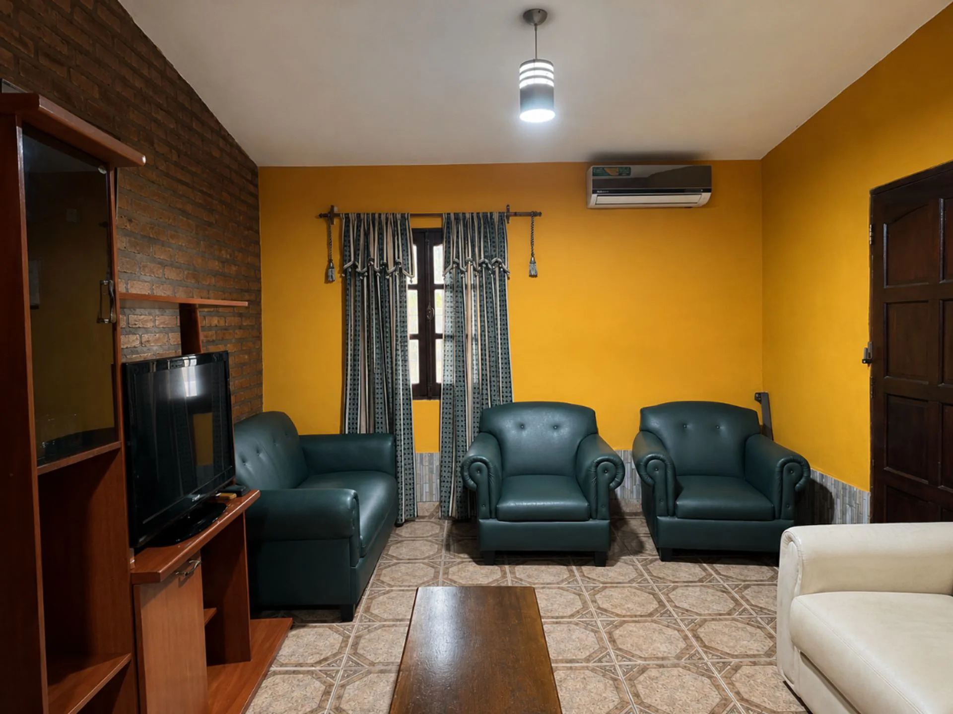 VENTA DE CASA BARRIO CAMPO CONTRERAS foto 2