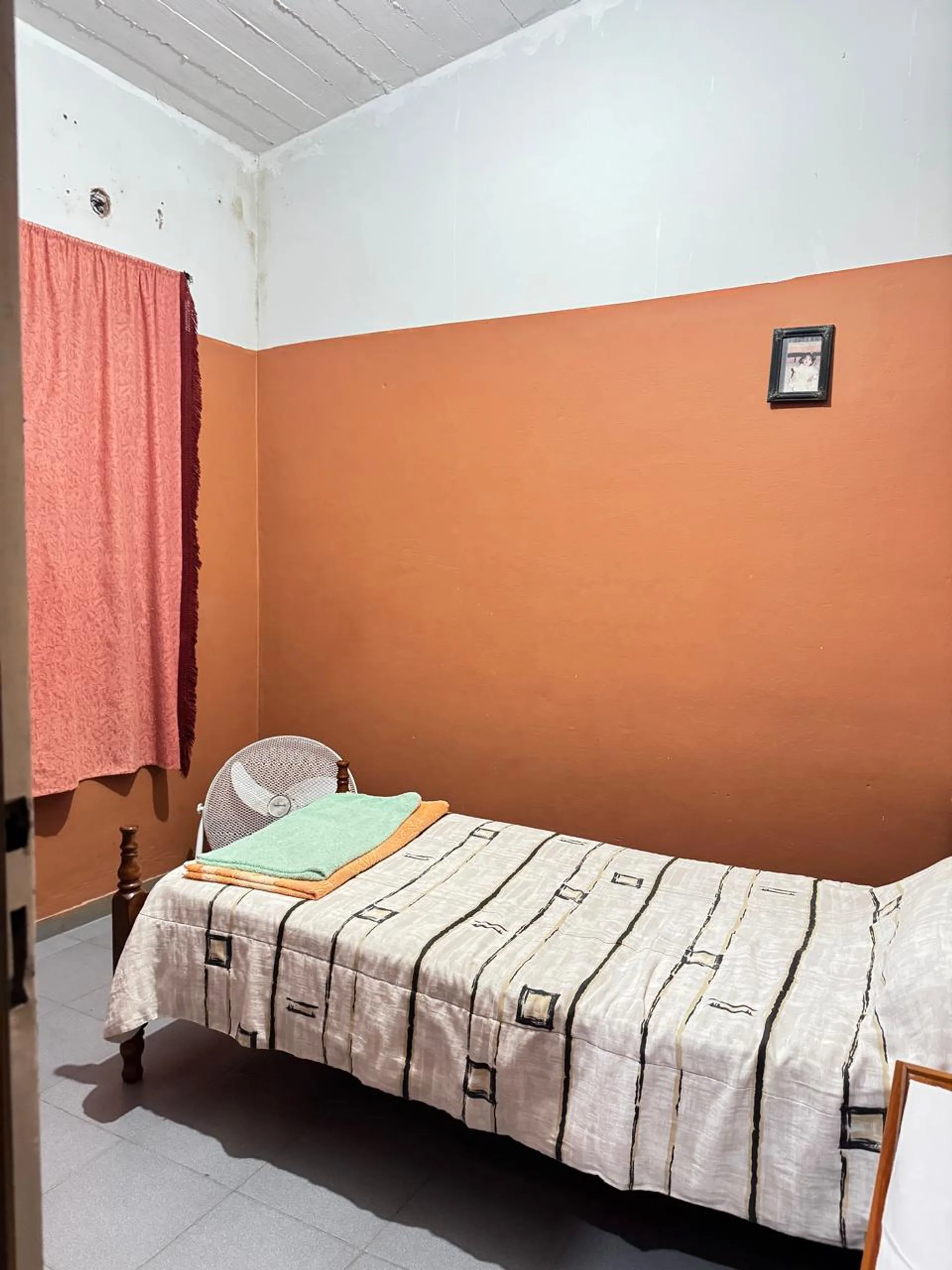 VENTA DE CASA BARRIO CAMPO CONTRERAS foto 5