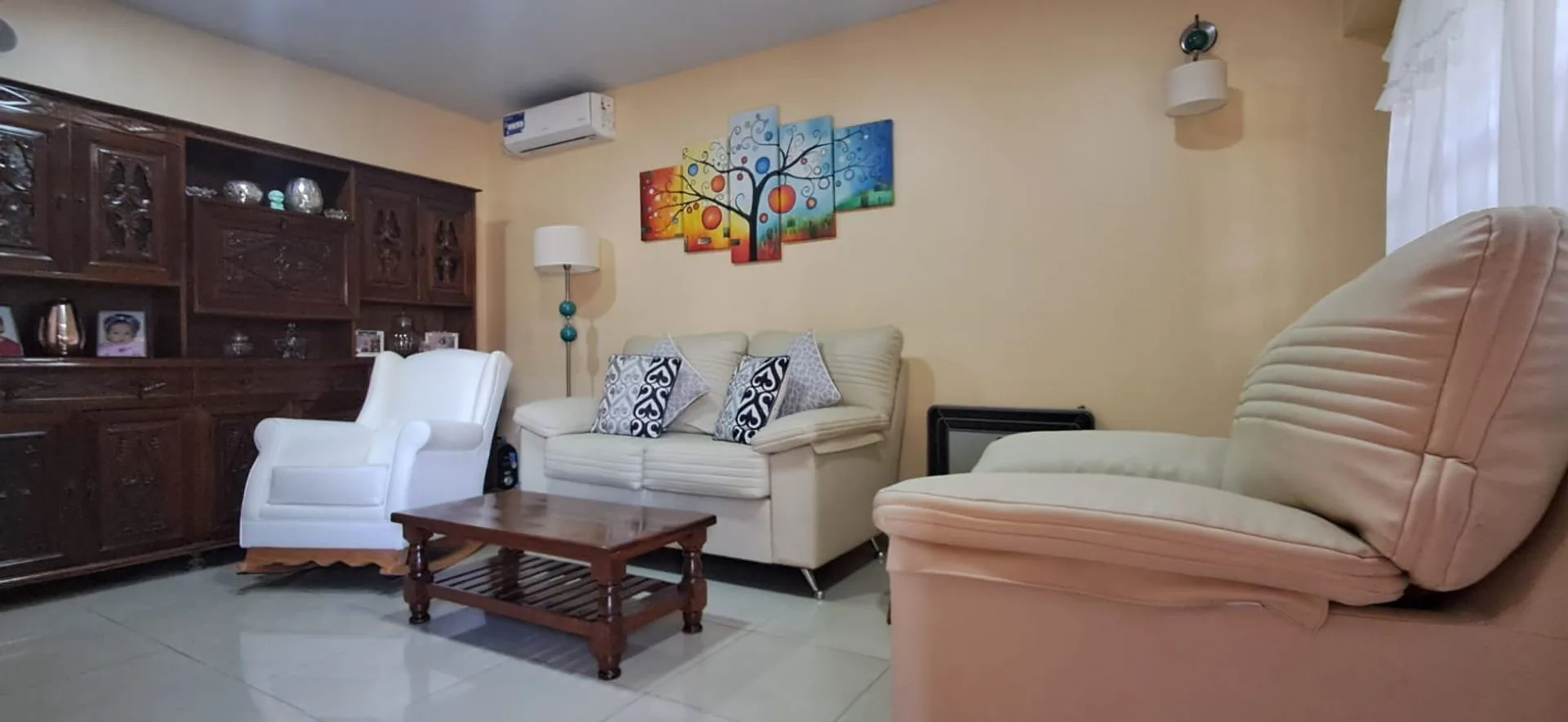 CASA 5 AMBIENTES, QUINCHO, JARDIN Y PILETA foto 5