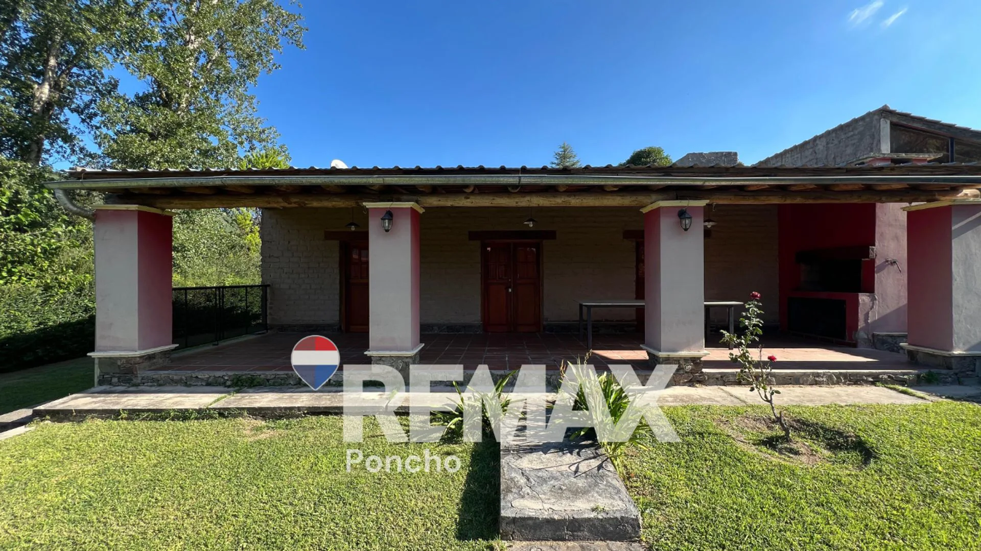 SE VENDE CASA EN EL RODEO CERCA HOSTERIA
