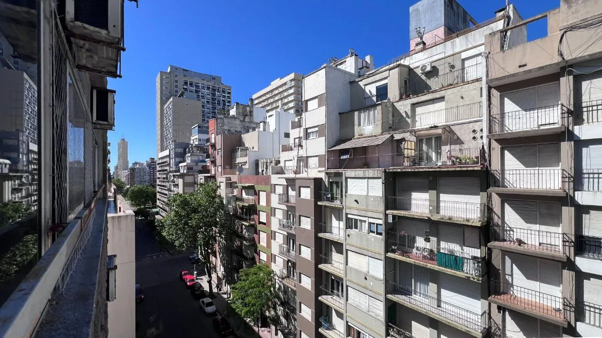 MONOAMBIENTE VENTA CENTRO AL FRENTE LUMINOSO foto 4