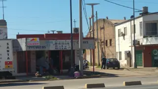 INMEJORABLE ESQUINA SOBRE COCURRIDA AVENIDA foto 5