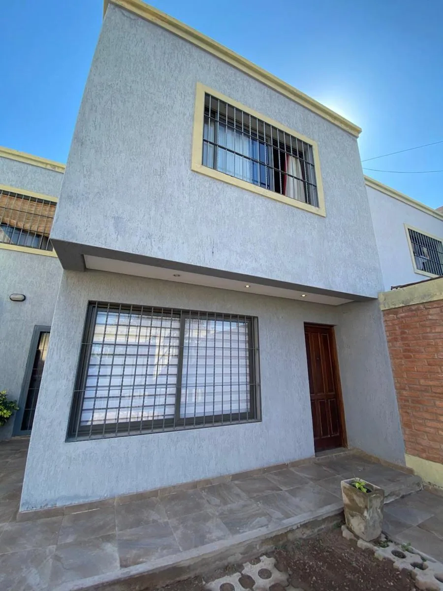 VENTA DE EXCELENTE DUPLEX BARRIO VIEJO TONEL 2 foto 2