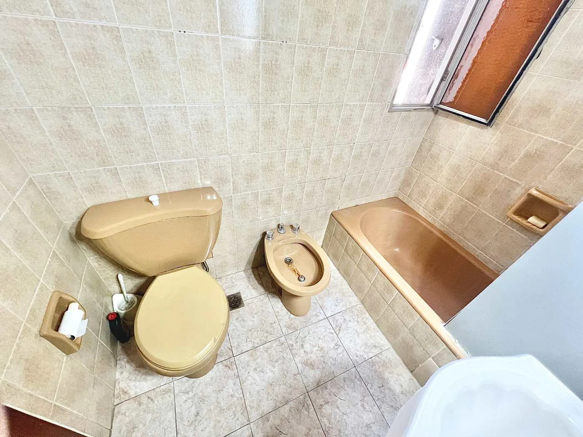 Tres ambientes C/ch piso alto foto 5