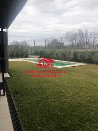 CASA CON PILETA , EN UNA PLANTA , BARRIO PRIVADO BARBARITA foto 4