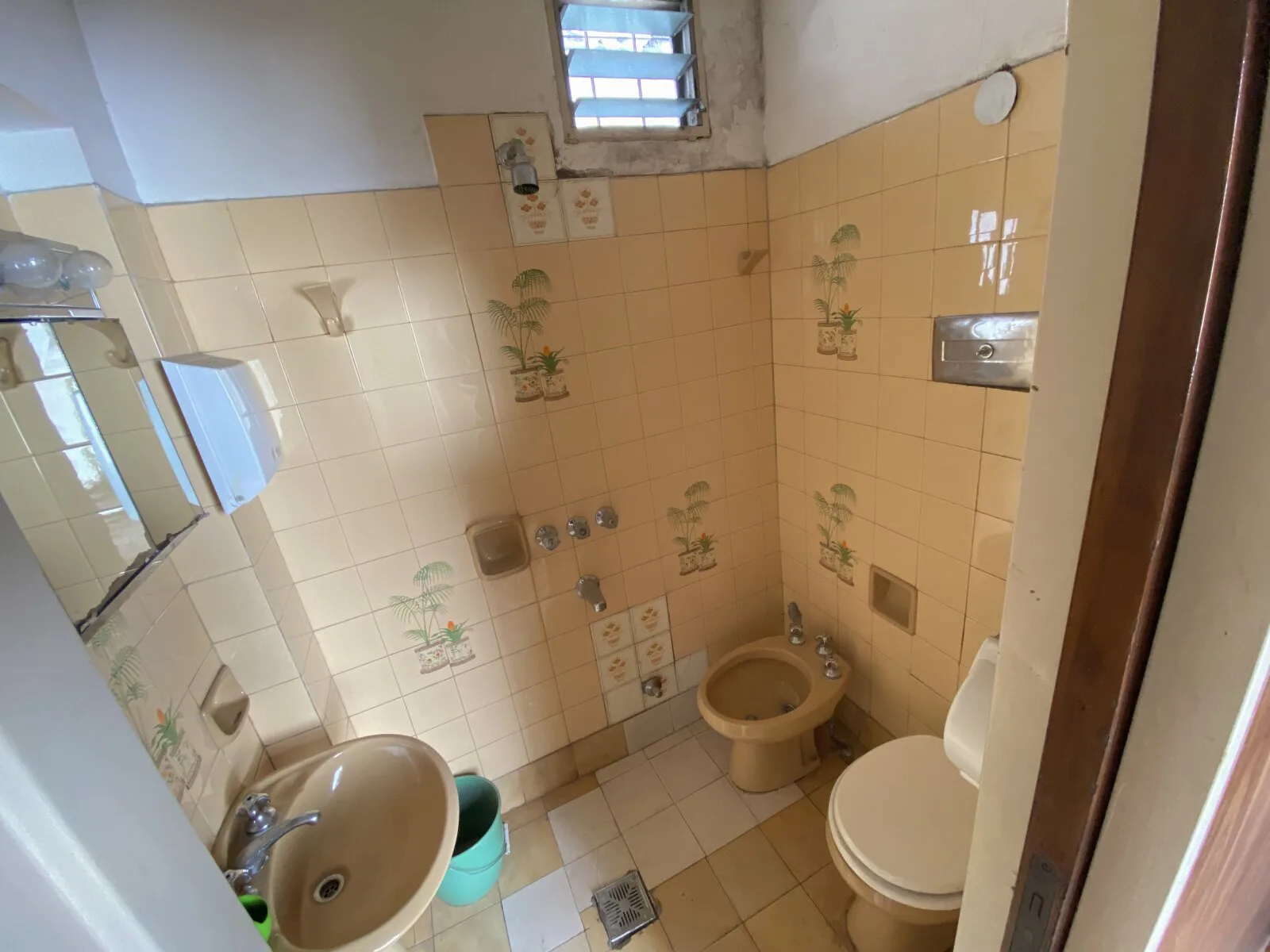 Galpón + oficinas en venta Mataderos! foto 5