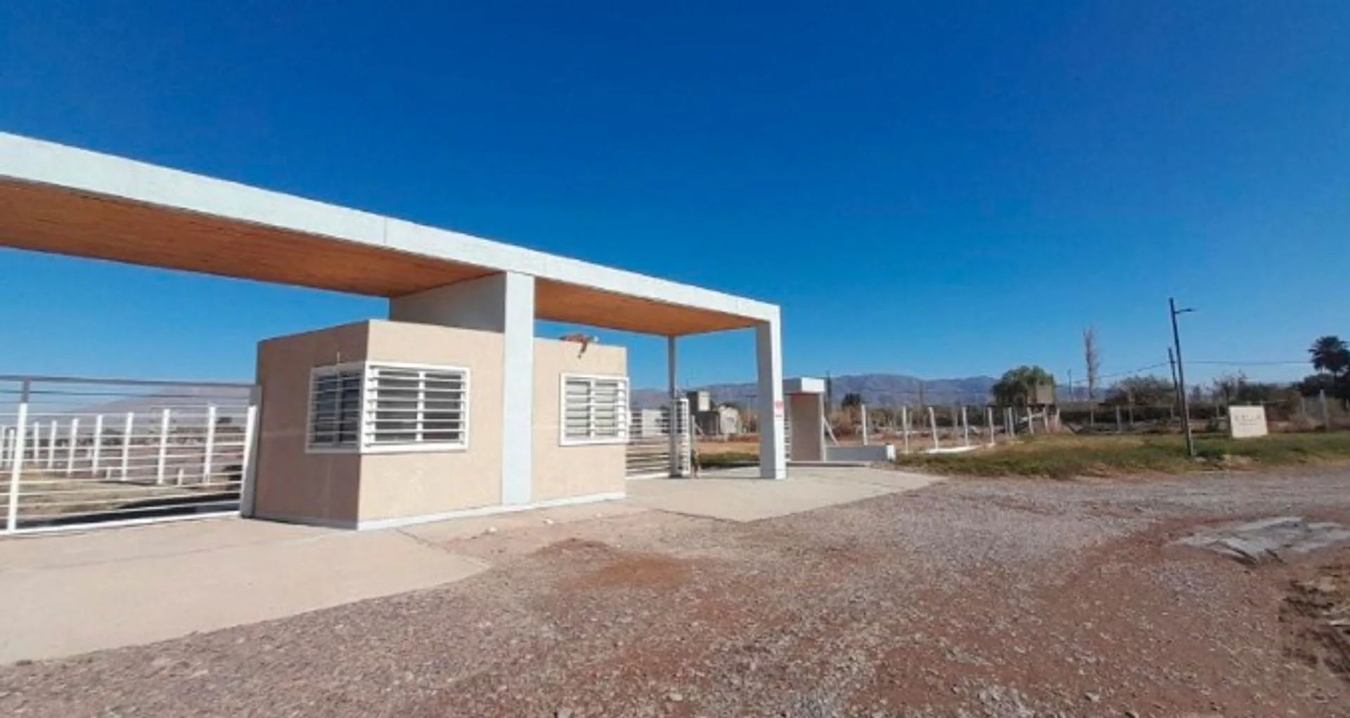 TERRENO DE 1670 M2. BARRIO SAN FRANCISCO I. POCITO foto 2