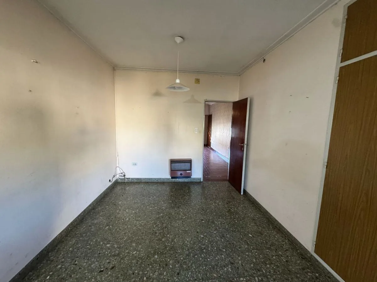ALQUILER COMERCIAL CASA CENTRO DE PILAR foto 3