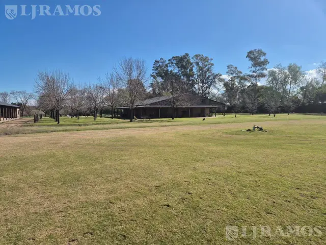 VENTA. EXCLUSIVO CLUB DE POLO. EXCELENTE ACCESO. A 900 metros de la Ruta 28 (Km 5).